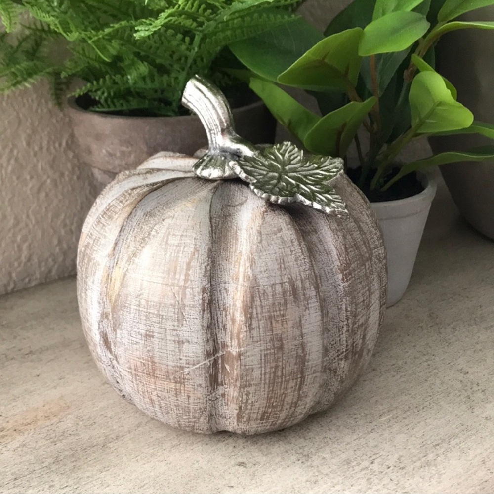 Martha Stewart Rustic Farmhouse fall pumpkin